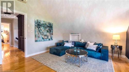 151 Grandore Street W, Georgian Bluffs, ON - Indoor Photo Showing Living Room