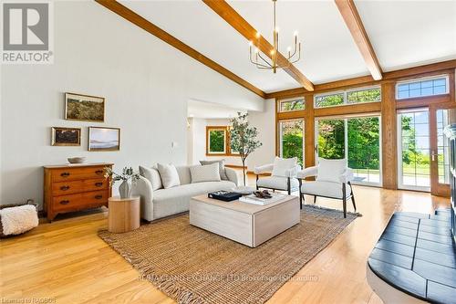 248 Bruce Road 23, Kincardine, ON - Indoor Photo Showing Living Room