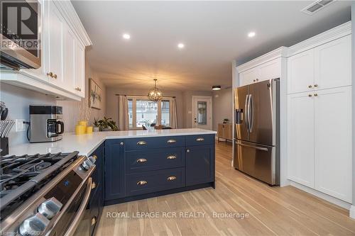 133 Hawthorn Crescent, Georgian Bluffs, ON - Indoor Photo Showing Kitchen With Stainless Steel Kitchen