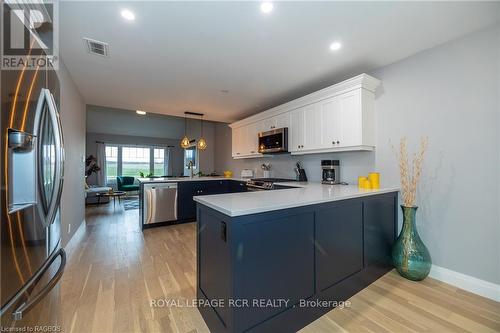 133 Hawthorn Crescent, Georgian Bluffs, ON - Indoor Photo Showing Kitchen With Stainless Steel Kitchen