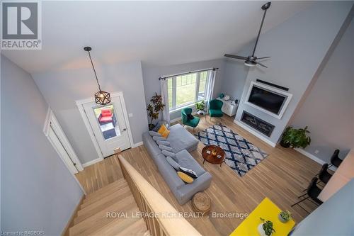 133 Hawthorn Crescent, Georgian Bluffs, ON - Indoor Photo Showing Other Room With Fireplace