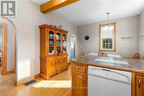 522223 Concession 12 Ndr, West Grey, ON - Indoor Photo Showing Kitchen