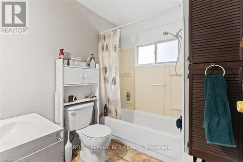 103701 Southgate Road 10, Southgate, ON - Indoor Photo Showing Bathroom