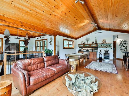 Salle de jeux - 2118Z Mtée Des Quatre-Lacs, Saint-Adolphe-D'Howard, QC - Indoor Photo Showing Living Room