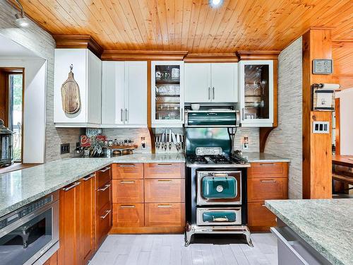 Cuisine - 2118Z Mtée Des Quatre-Lacs, Saint-Adolphe-D'Howard, QC - Indoor Photo Showing Kitchen