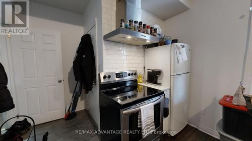 193 Wharncliffe Road N, London, ON - Indoor Photo Showing Kitchen