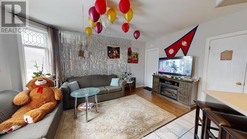 193 Wharncliffe Road N, London, ON - Indoor Photo Showing Living Room