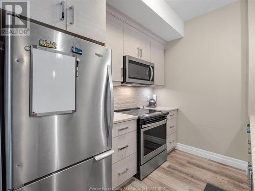 5840 Newman Boulevard Unit# 118, Lasalle, ON - Indoor Photo Showing Kitchen With Upgraded Kitchen