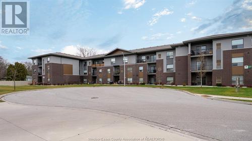 5840 Newman Boulevard Unit# 118, Lasalle, ON - Outdoor With Facade