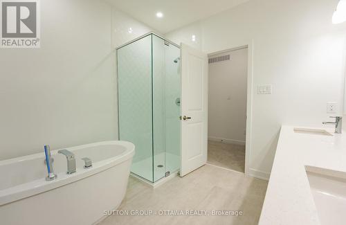 346 Monticello Avenue, Ottawa, ON - Indoor Photo Showing Bathroom