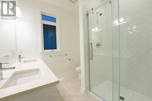 346 Monticello Avenue, Ottawa, ON - Indoor Photo Showing Bathroom