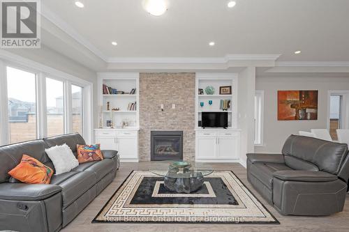 61 Eleanor Avenue, Hamilton (Eleanor), ON - Indoor Photo Showing Living Room With Fireplace