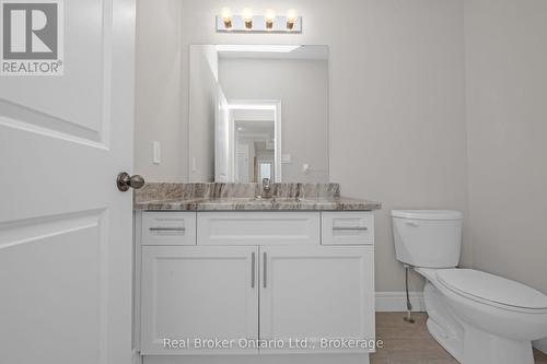 61 Eleanor Avenue, Hamilton (Eleanor), ON - Indoor Photo Showing Bathroom