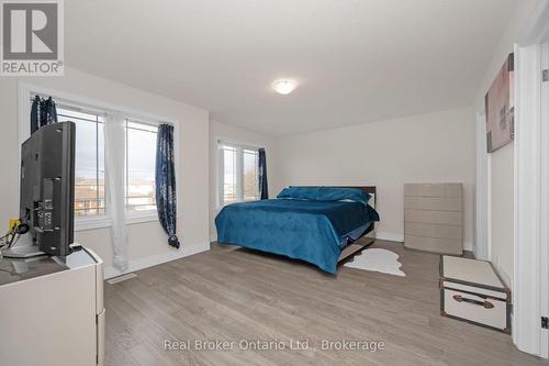 61 Eleanor Avenue, Hamilton (Eleanor), ON - Indoor Photo Showing Bedroom