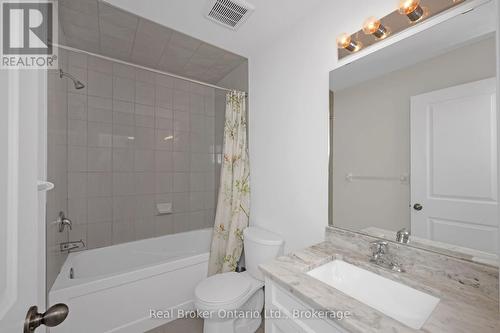 61 Eleanor Avenue, Hamilton (Eleanor), ON - Indoor Photo Showing Bathroom