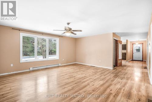 21111 Concession Rd 8 Road, South Glengarry, ON - Indoor Photo Showing Other Room