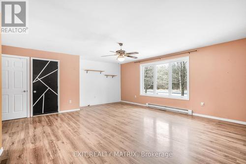 21111 Concession Rd 8 Road, South Glengarry, ON - Indoor Photo Showing Other Room