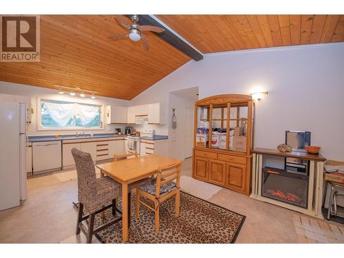 398 Albers Road, Lumby, BC - Indoor