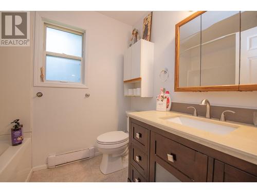 398 Albers Road, Lumby, BC - Indoor Photo Showing Bathroom