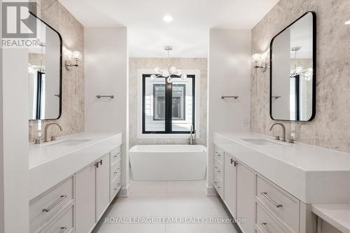 688 Hillcrest Avenue, Ottawa, ON - Indoor Photo Showing Bathroom