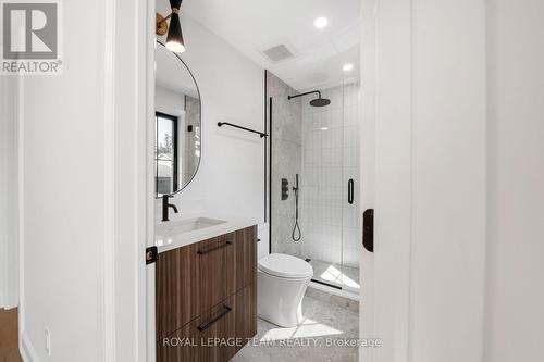 688 Hillcrest Avenue, Ottawa, ON - Indoor Photo Showing Bathroom