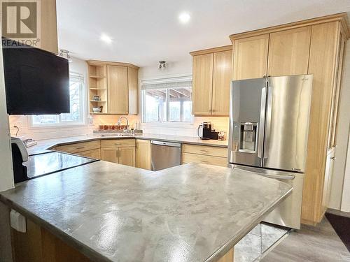 12293 Birch Avenue, Fort St. John, BC - Indoor Photo Showing Kitchen