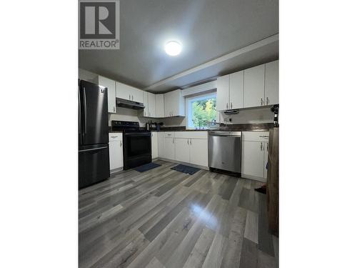 3465 Parmenter Avenue, Terrace, BC - Indoor Photo Showing Kitchen