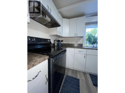 3465 Parmenter Avenue, Terrace, BC - Indoor Photo Showing Kitchen