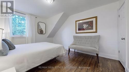 101 Brookview Drive, Toronto, ON - Indoor Photo Showing Bedroom