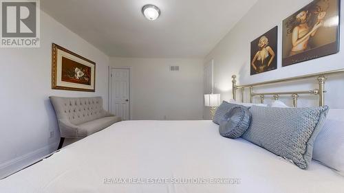 101 Brookview Drive, Toronto, ON - Indoor Photo Showing Bedroom