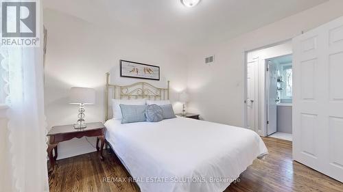 101 Brookview Drive, Toronto, ON - Indoor Photo Showing Bedroom