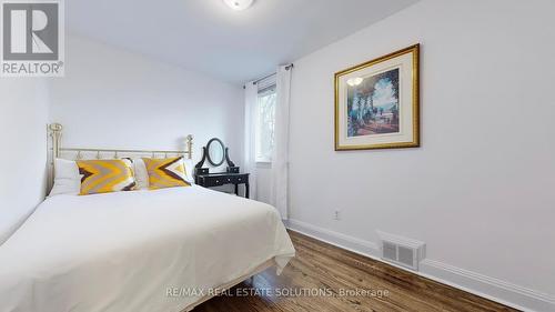 101 Brookview Drive, Toronto, ON - Indoor Photo Showing Bedroom