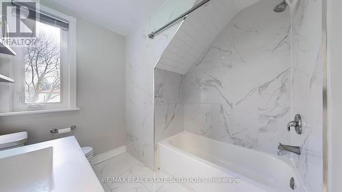 101 Brookview Drive, Toronto, ON - Indoor Photo Showing Bathroom