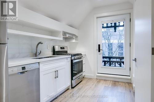 D - 43 Cecil Street, Toronto, ON - Indoor Photo Showing Kitchen