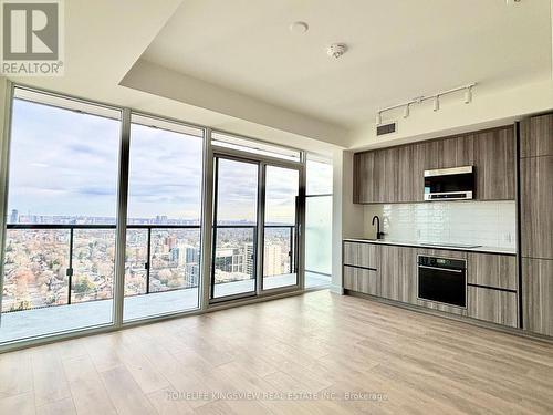 2711 - 127 Broadway Avenue, Toronto, ON - Indoor Photo Showing Kitchen