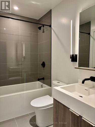 2711 - 127 Broadway Avenue, Toronto, ON - Indoor Photo Showing Bathroom