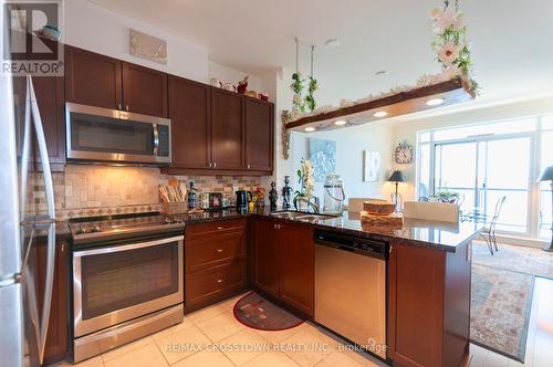 401 - 90 Orchard Point Road, Orillia, ON - Indoor Photo Showing Kitchen With Stainless Steel Kitchen