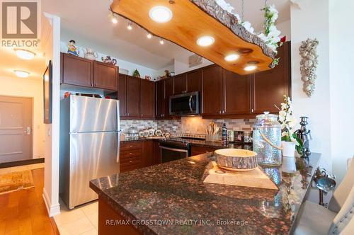 401 - 90 Orchard Point Road, Orillia, ON - Indoor Photo Showing Kitchen With Stainless Steel Kitchen With Upgraded Kitchen