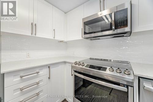 18 - 30 Via Rosedale, Brampton, ON - Indoor Photo Showing Kitchen