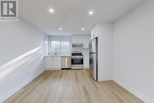 #2 - 85 Primula Crescent, Toronto, ON - Indoor Photo Showing Kitchen