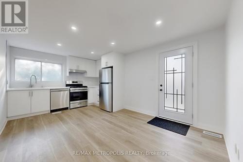 #2 - 85 Primula Crescent, Toronto, ON - Indoor Photo Showing Kitchen