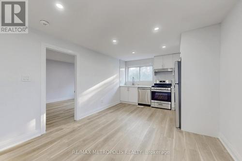 #2 - 85 Primula Crescent, Toronto, ON - Indoor Photo Showing Kitchen