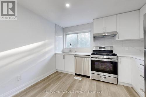 #2 - 85 Primula Crescent, Toronto, ON - Indoor Photo Showing Kitchen