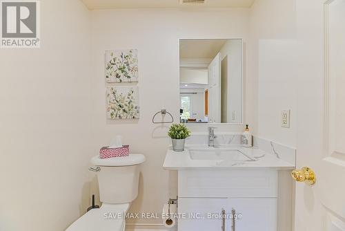 40 Eric Clarke Drive, Whitby, ON - Indoor Photo Showing Bathroom