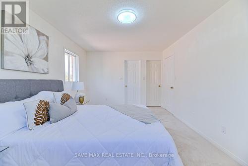 40 Eric Clarke Drive, Whitby, ON - Indoor Photo Showing Bedroom