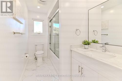 40 Eric Clarke Drive, Whitby, ON - Indoor Photo Showing Bathroom