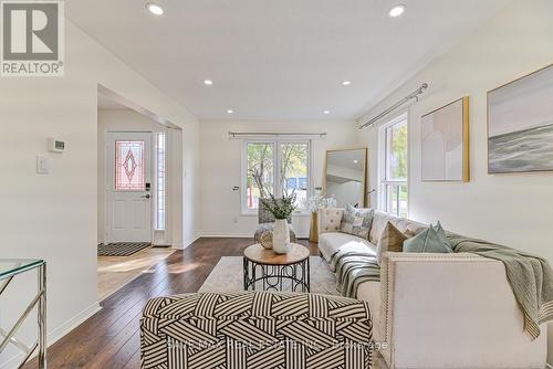 40 Eric Clarke Drive, Whitby, ON - Indoor Photo Showing Living Room