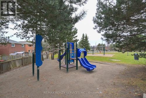 308 - 350 Webb Drive, Mississauga, ON - Outdoor