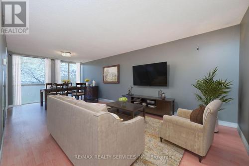 308 - 350 Webb Drive, Mississauga, ON - Indoor Photo Showing Living Room