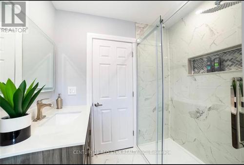 380 East 19Th Street, Hamilton, ON - Indoor Photo Showing Bathroom